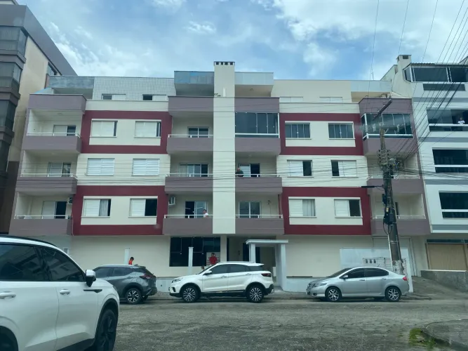 Apartamento Amplo, Ótima localização, Mar Grosso - Laguna