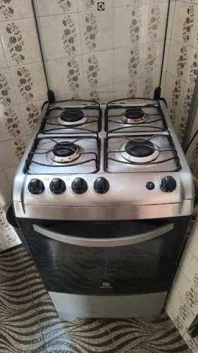 Vendo fogão Eletrolux de inox