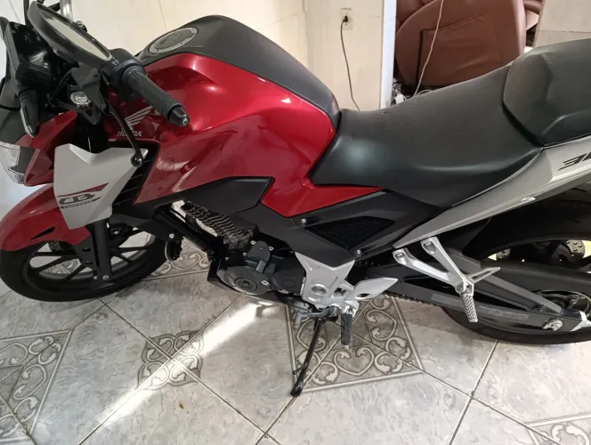 Cb thuister 300
