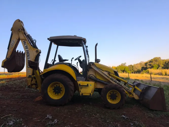 Retroescavadeira New Holland B90B 4x4 2012