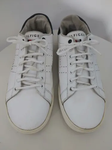 Tenis Tommy Hilfiger ( modelo: Liston) em ciuro legítimo. Original.Tam.39./ Usado.