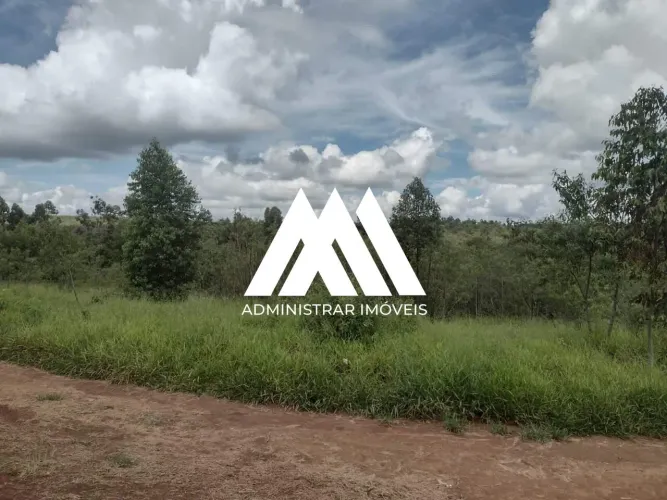 Vendo terreno em Itaúna de 4 mil metros localizado em área rural!