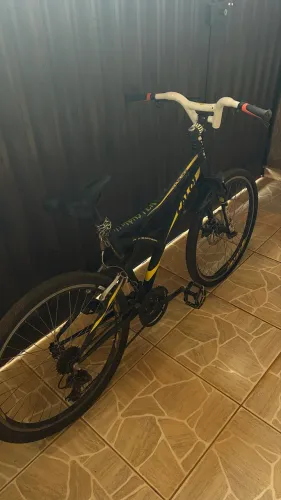 Bike montadinha SEMI NOVA