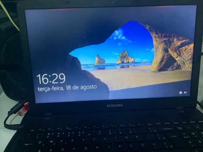 Vende-se notebook