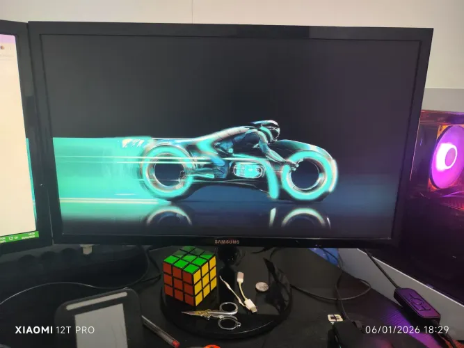 03 Monitores Samsung 22" S22F350FHL ( iguais ) 400 cada um