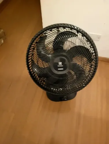 Ventilador De Mesa Electrolux Com Inclinação Silencioso