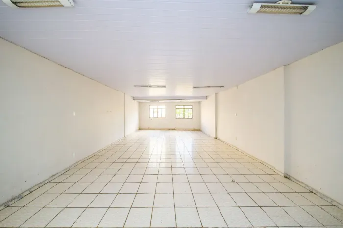 Andar comercial de frente para a Av. Itamar Franco para venda