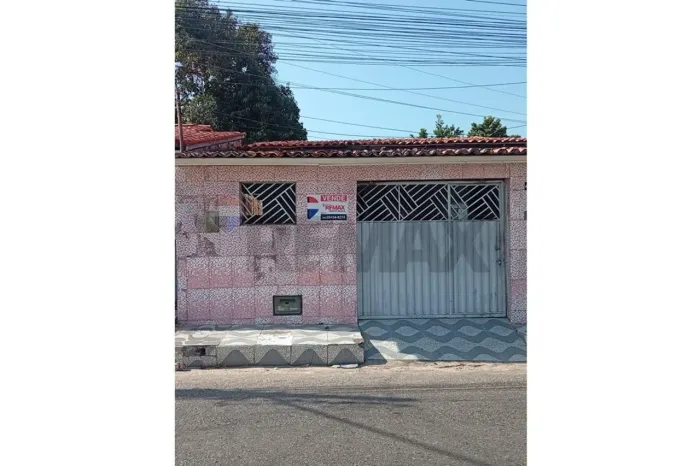 CASA À VENDA EM PARNAÍBA (PI)