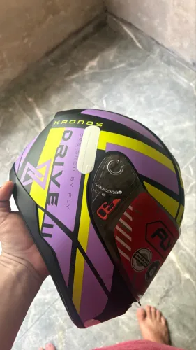 Capacete zerado na caixa 