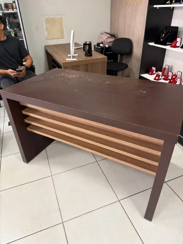 MESA DE ESCRITÓRIO