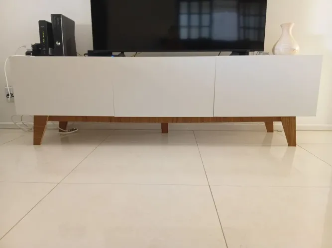 VENDO RACK BRANCO PARA SALA COM 3 PORTAS