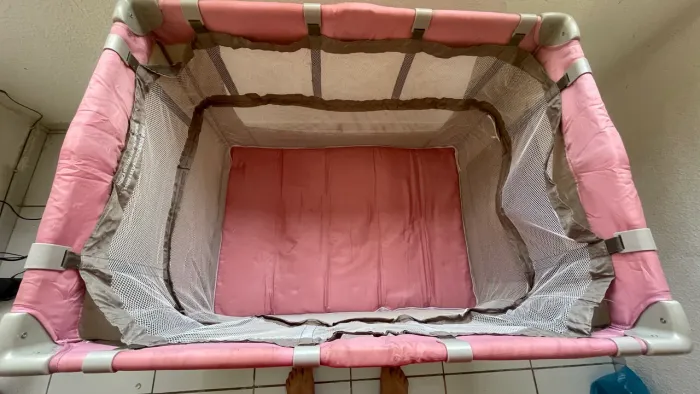Carrinho de bebê + berço cercado 