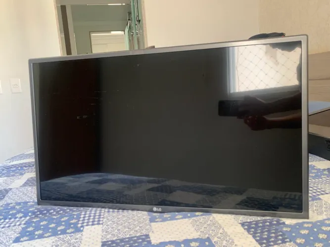Vende-se TV 32 polegadas LG