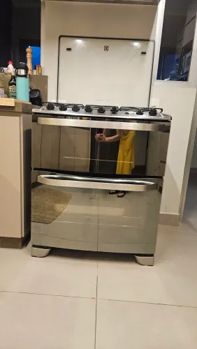 Fogão Electrolux 5 bocas, duplo forno, gás e elétrico, inox