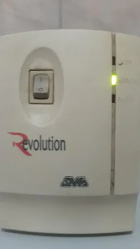 estabilizador Revolution potência 1000W voltagem 115W