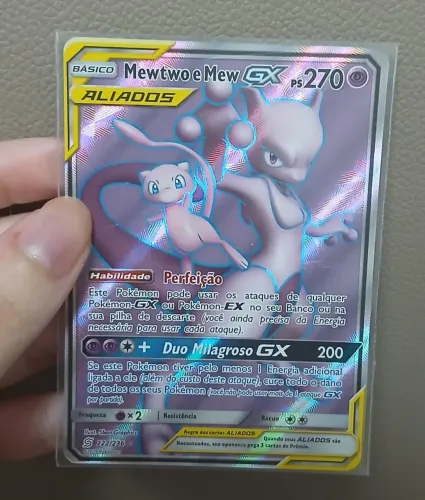Carta Mewtwo e Mew aliados GX