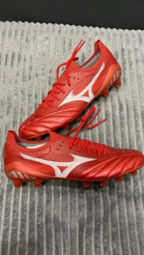 Chuteira Mizuno neo primeira linha campo