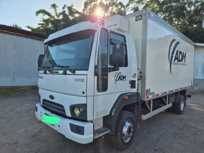 Caminhão refrigerado (frigorifico), baixo KM - Pronto pra trabalhar