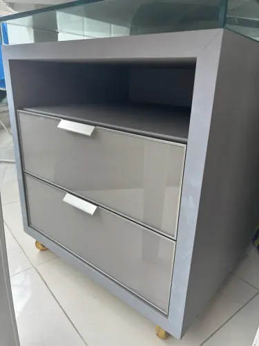 Mesinha de cabeceira