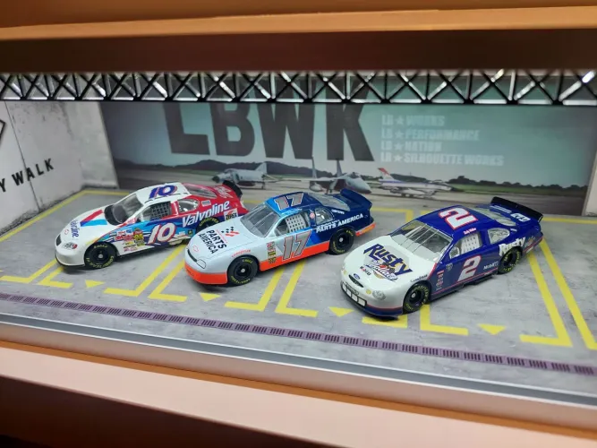 Nascar 1/64