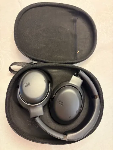 Fone JBL Tour One M2