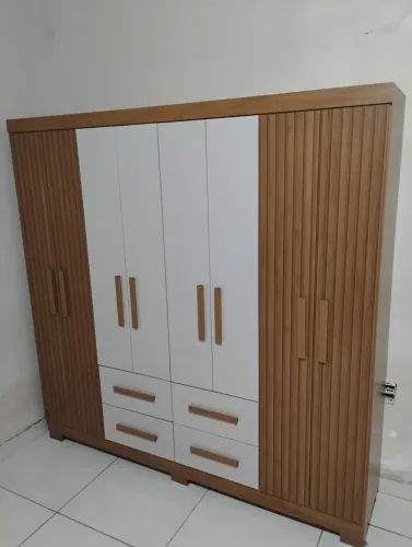 Guarda roupa casal 8 portas 