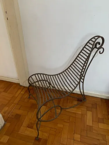 Cadeira de Ferro com Design