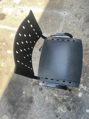 Cadeira de plástico sem braço 