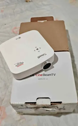 Projetor e Smart TV LG CineBeamTV WebOS