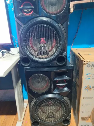 LG x boom 2700w rms