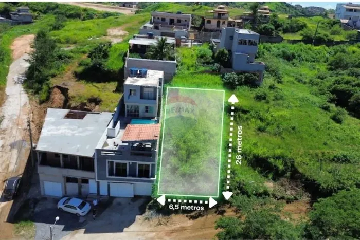 Terreno à venda em São Pedro da Aldeia | 362,50m² no Vinhateiro