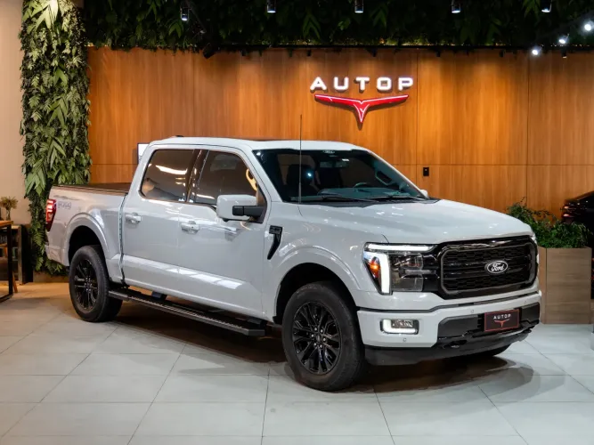 Ford F-150 Lariat Black 4X4 5.0 V8 2024