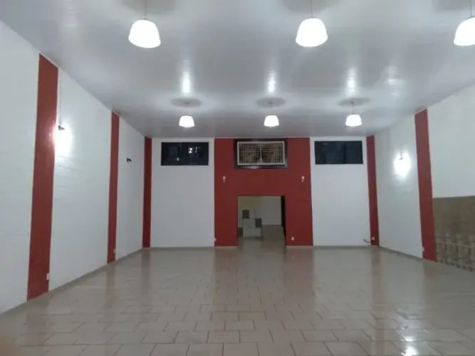 Salão comercial com 200m2 e casa 180m2 de área  construída em Duartina /SP