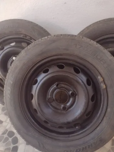 Rodas com pneu 175/60/13 sime novo