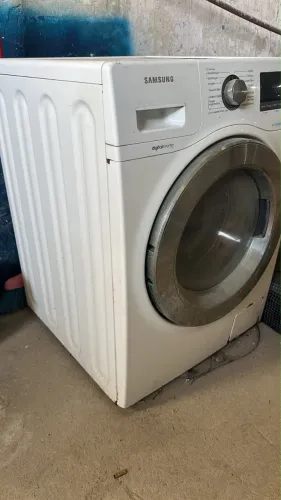 Máquina de lavar e secar