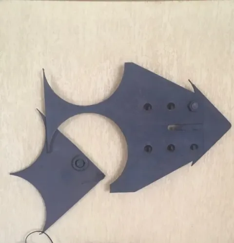 Escultura em metal envelhecido peixe-lua