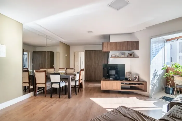 Imóvel para aluguel possui 105 metros quadrados com 3 quartos em Portão - Curitiba - PR