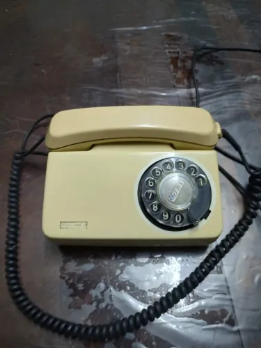 Telefone Antigo Redial Bege com Disco - Vintage / Colecionador