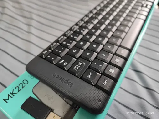 Kit Teclado + Mouse Logitech MK220 Sem Fio - Liberdade Total para Trabalhar e Estudar