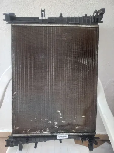 VENDO RADIADOR DE LOGAN/SANDEIRO MODELO NOVO