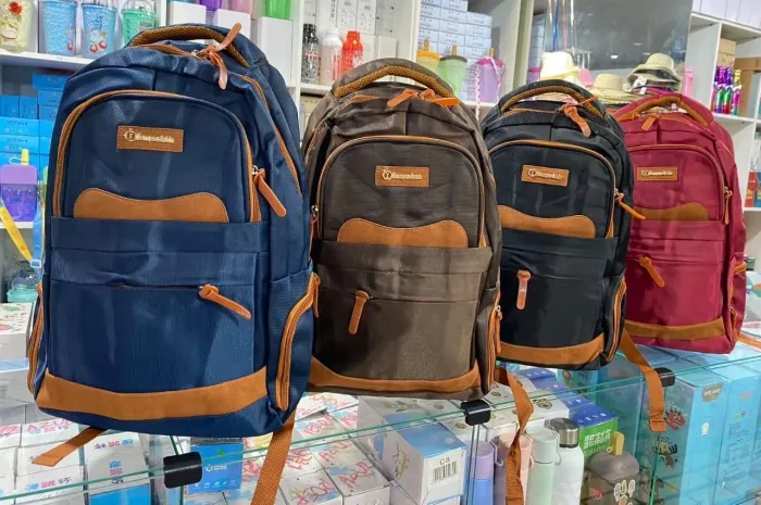 Mochila juvenil reforçada