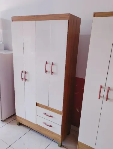 Guarda-roupa novo