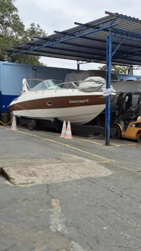 Lancha Mercruser - Triton 275