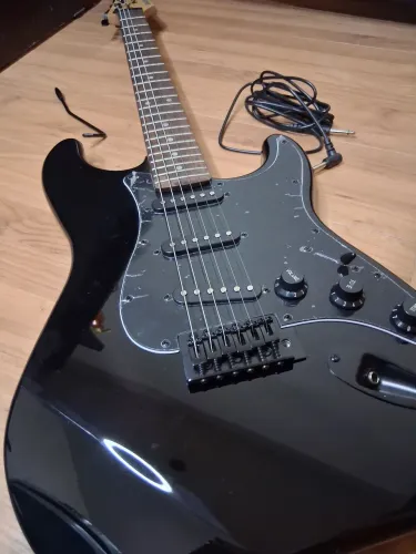 SUPER GUITARRA ELÉTRICA NOVA COM ASSESSÓRIOS ORIGINAIS