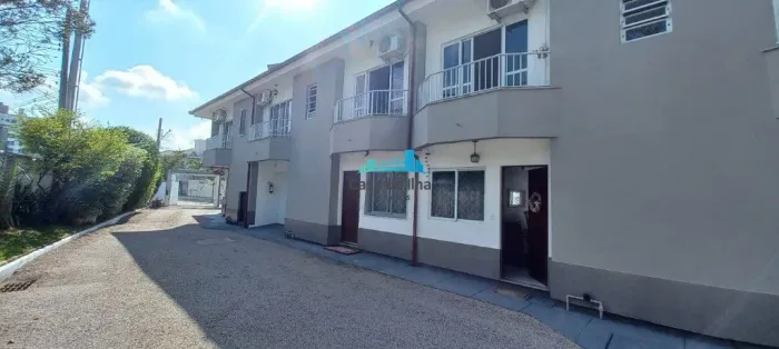 Ótima Casa em Condomínio na Pedra Branca