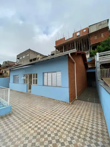 Casa para Locação com Amplo Quintal