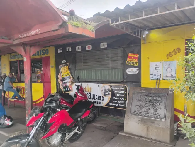 Ponto na passarela da cidade nova