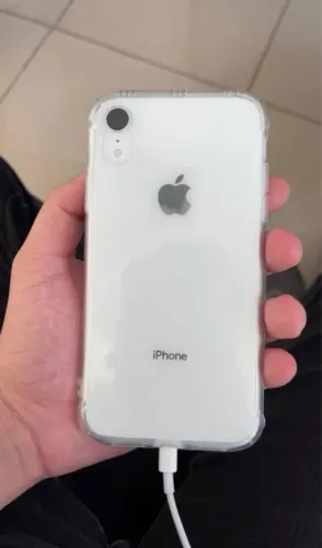 iPhone XR semi novo sem marcas de uso