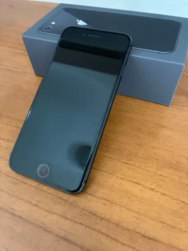 Celular iPhone 8