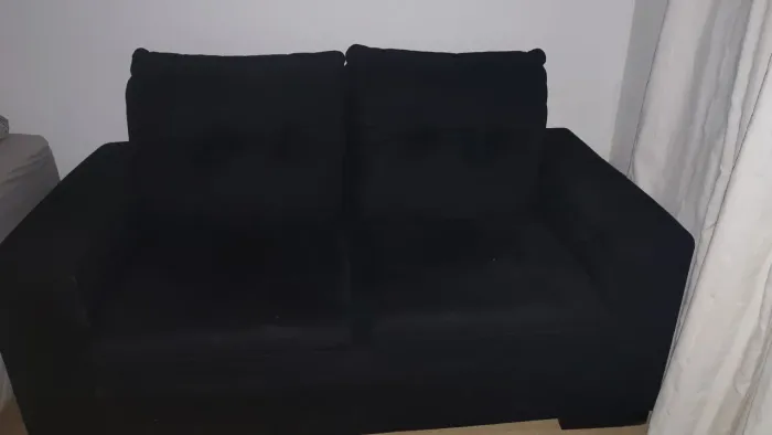 Sofá 2 lugares.